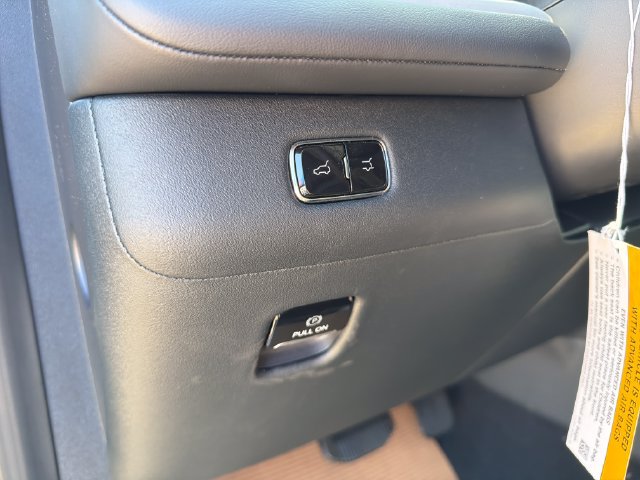 New 2026 Lincoln Navigator Reserve AWD/4WD image 22