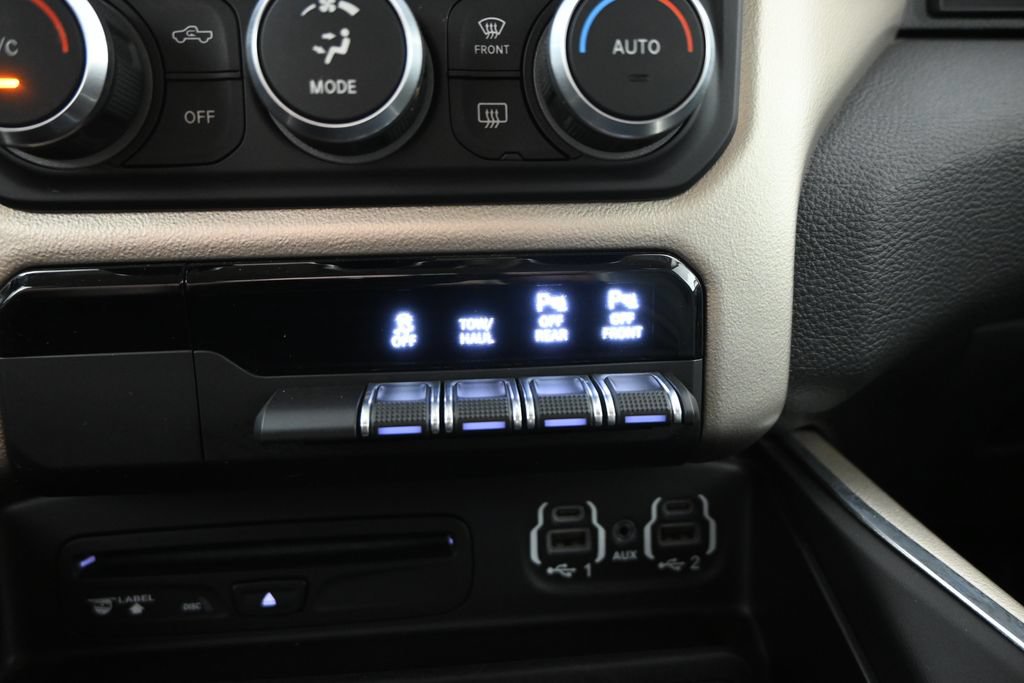 Used 2019 RAM 1500 Laramie AWD/4WD image 32
