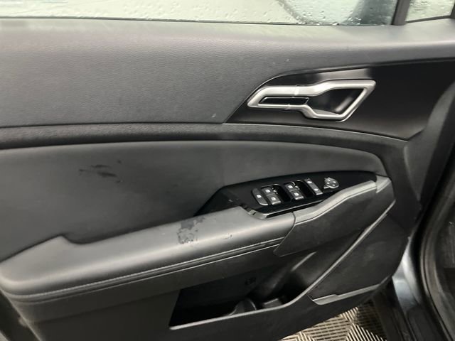 Certified 2023 Kia Sportage EX FWD image 11