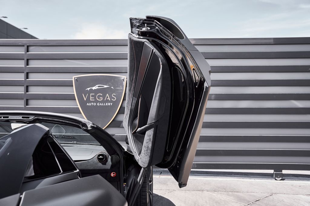 Used 2025 McLaren 750S Spider RWD image 29