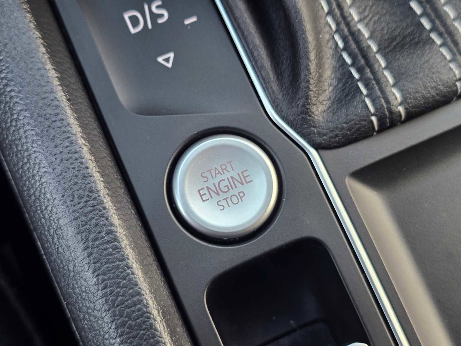 Used 2022 Volkswagen Atlas SE image 34