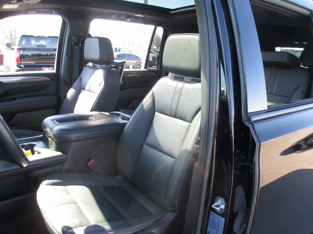 Used 2023 Chevrolet Suburban RST image 21