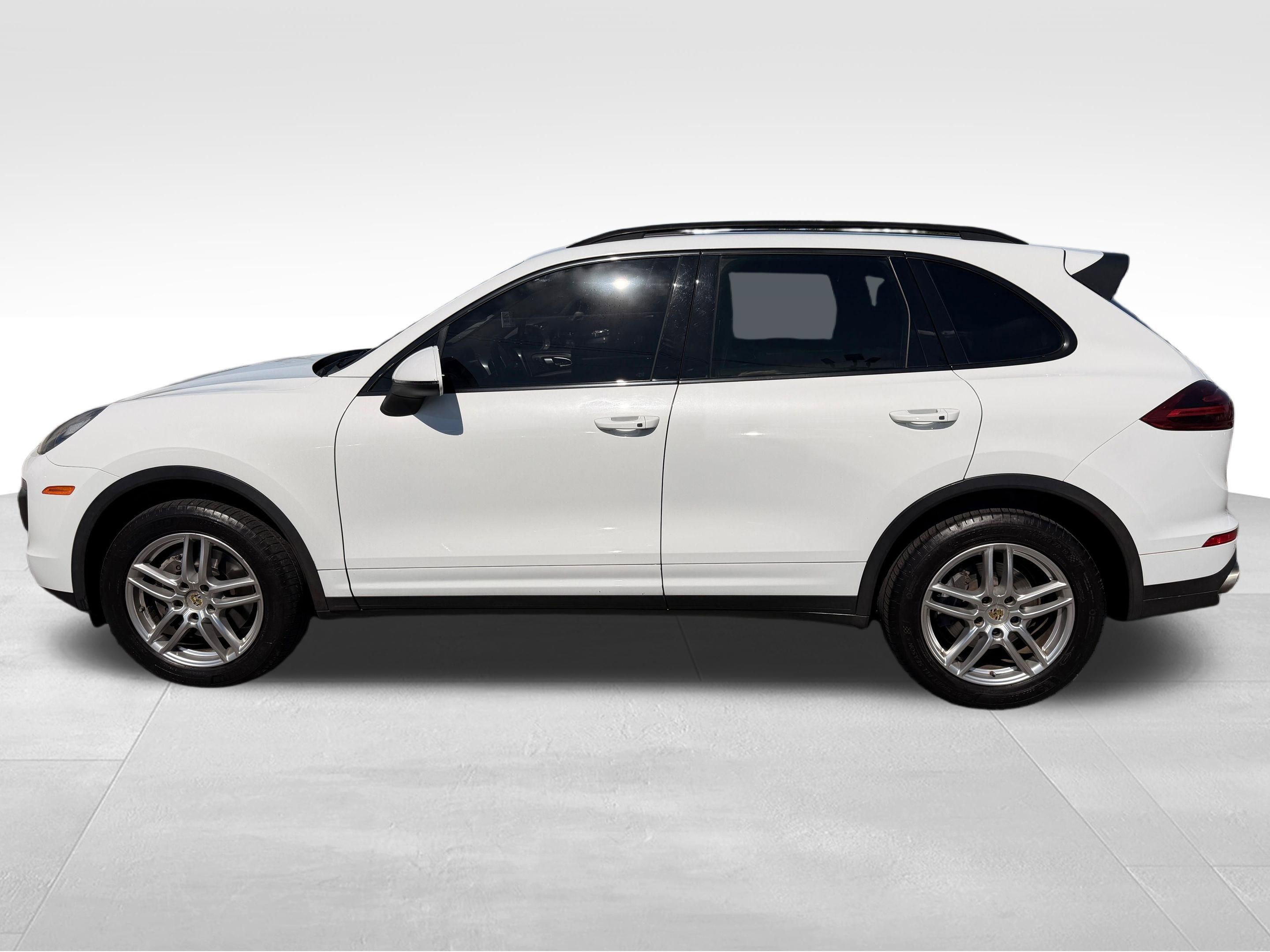 Used 2016 Porsche Cayenne AWD/4WD image 10