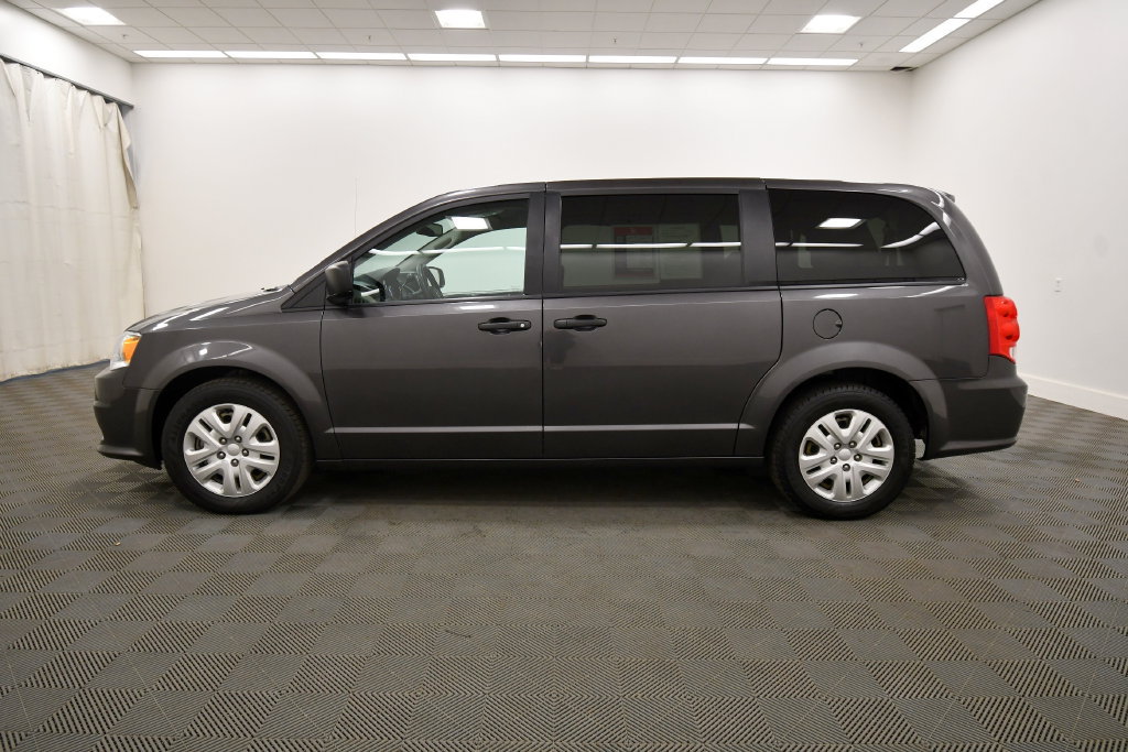 Used 2019 Dodge Grand Caravan SE FWD image 4