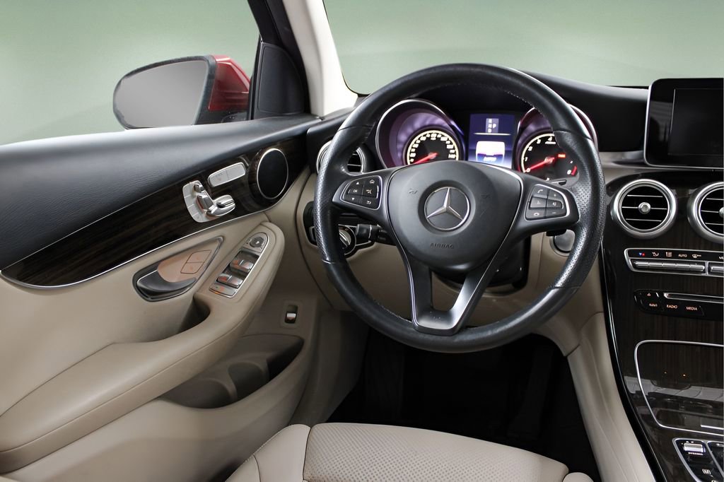 Used 2019 Mercedes-Benz GLC 300 4MATIC image 15