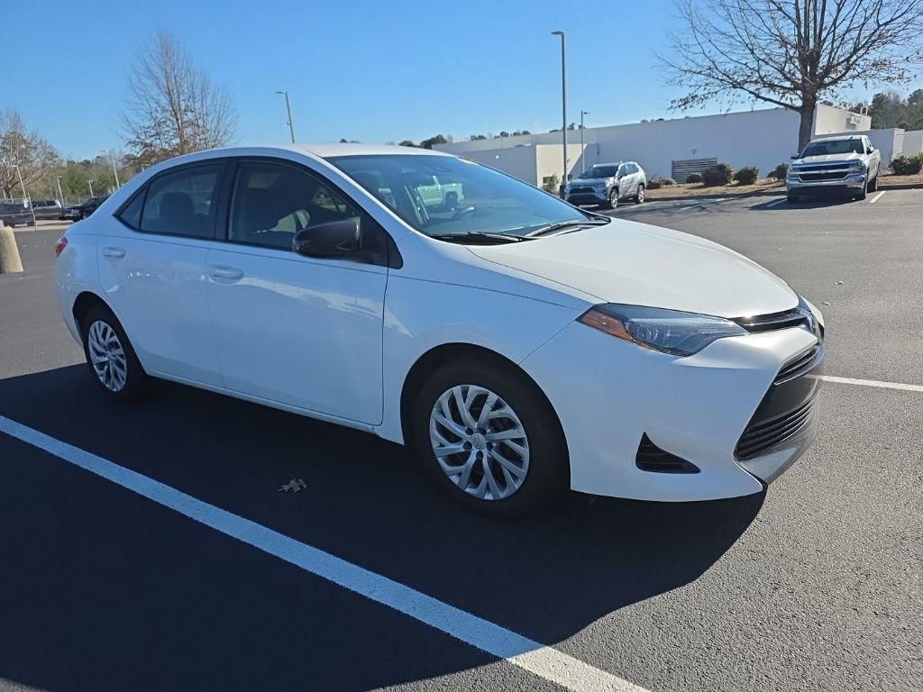 Used 2018 Toyota Corolla LE image 10