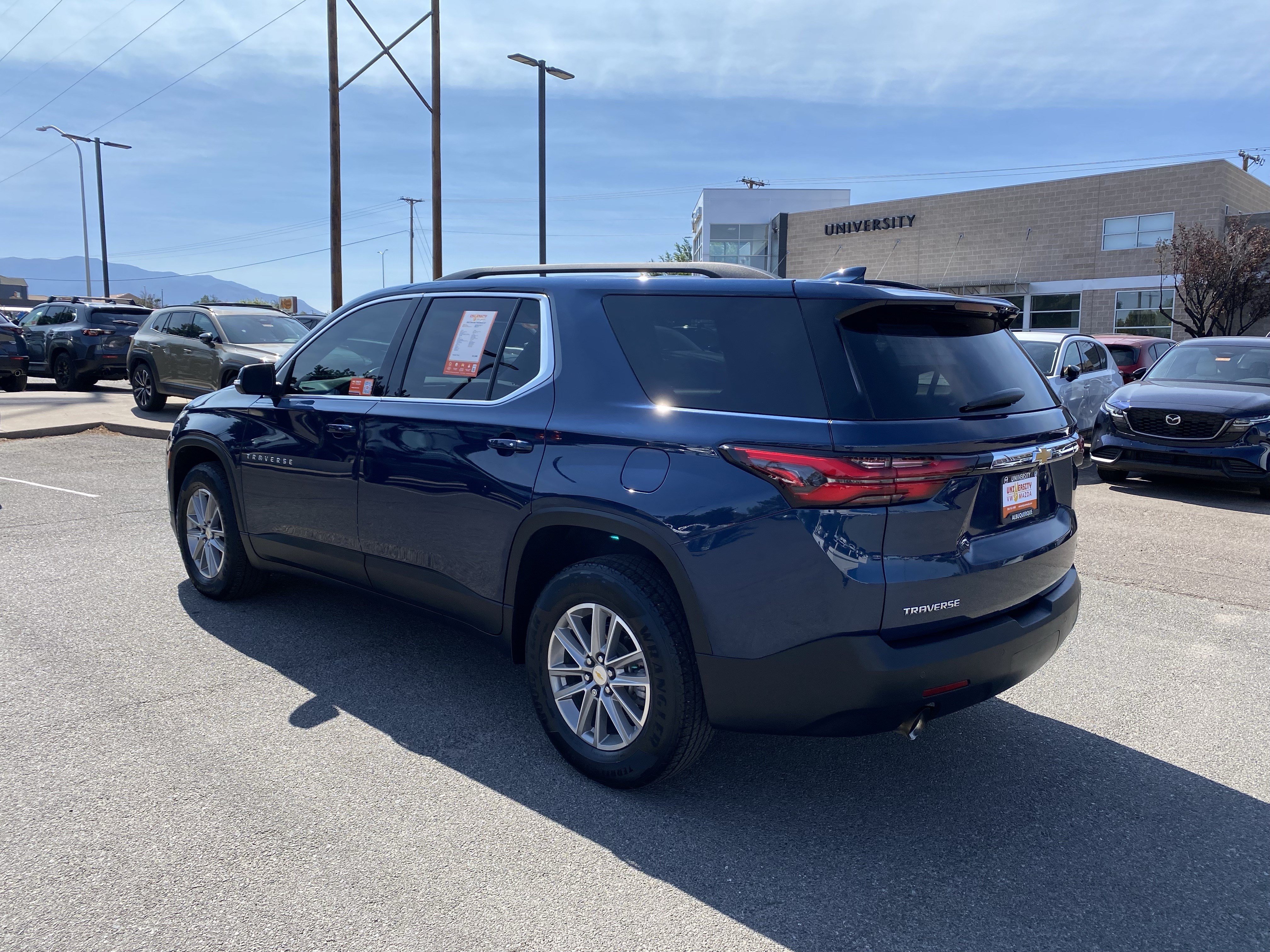 Used 2022 Chevrolet Traverse LT FWD image 55