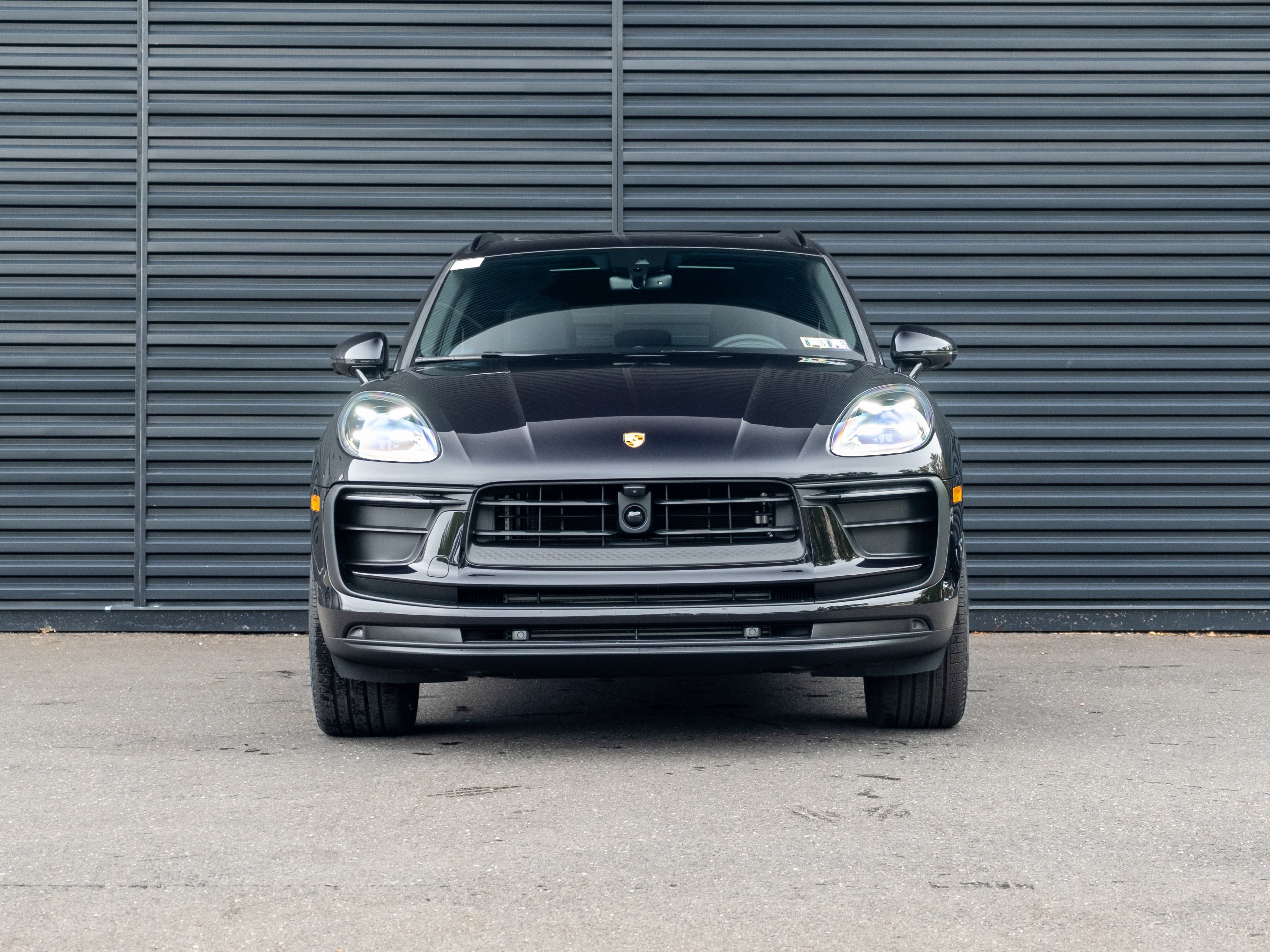 Certified 2025 Porsche Macan image 11