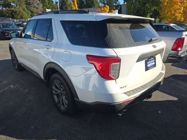 Used 2021 Ford Explorer XLT w/ Equipment Group 202A AWD/4WD image 2