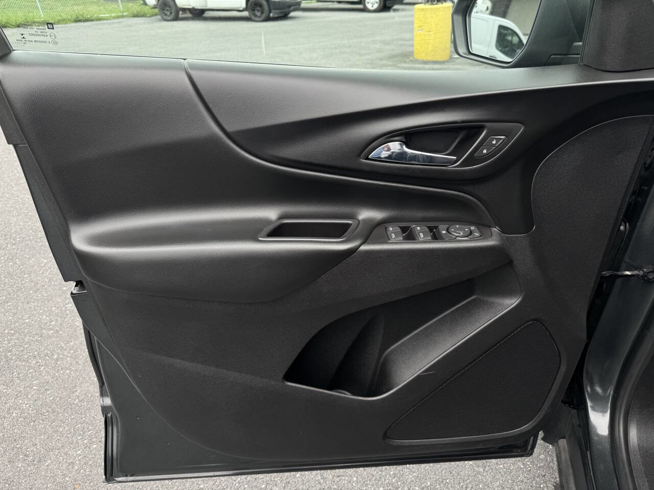 Used 2020 Chevrolet Equinox LT image 34