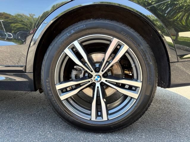 Used 2023 BMW X7 xDrive40i w/ M Sport Package AWD/4WD image 16