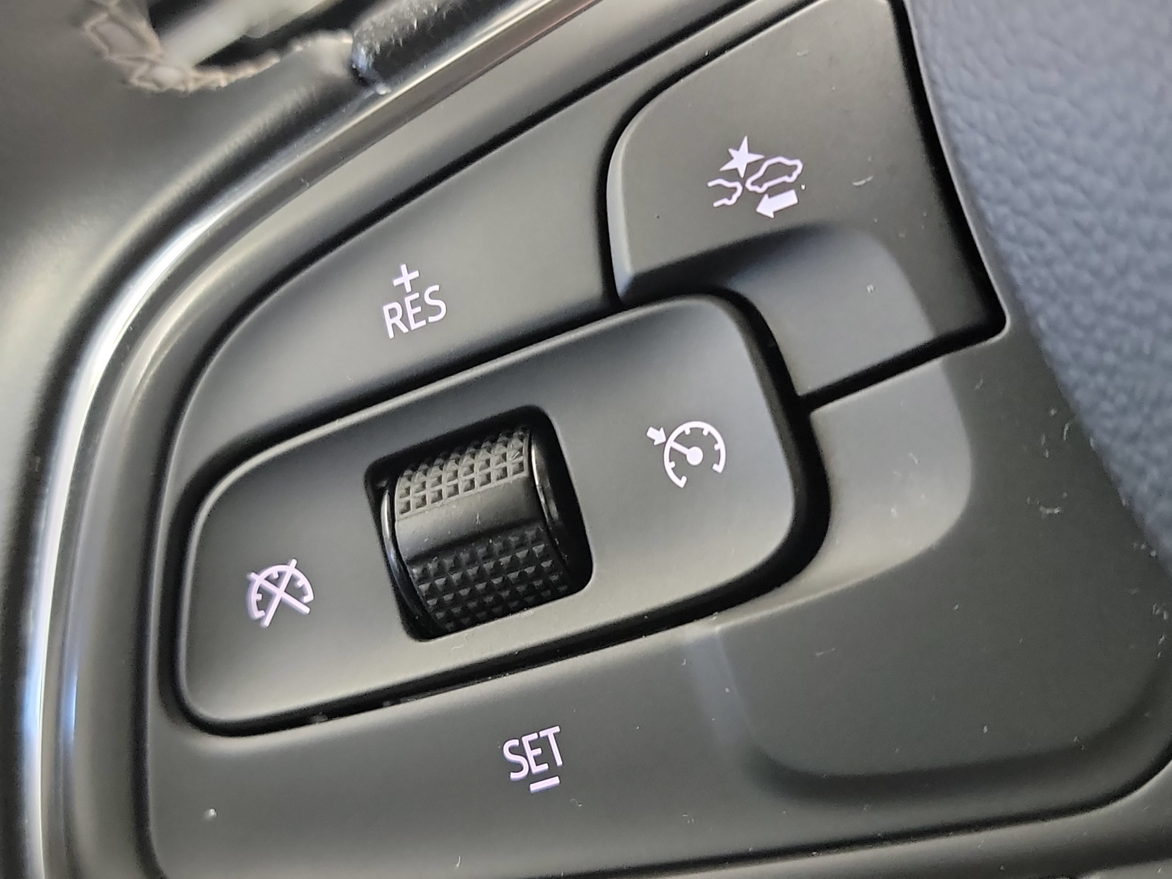 Used 2024 Buick Encore GX Preferred AWD/4WD image 33