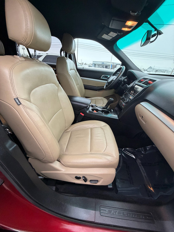 Used 2016 Ford Explorer XLT w/ Equipment Group 202A image 47