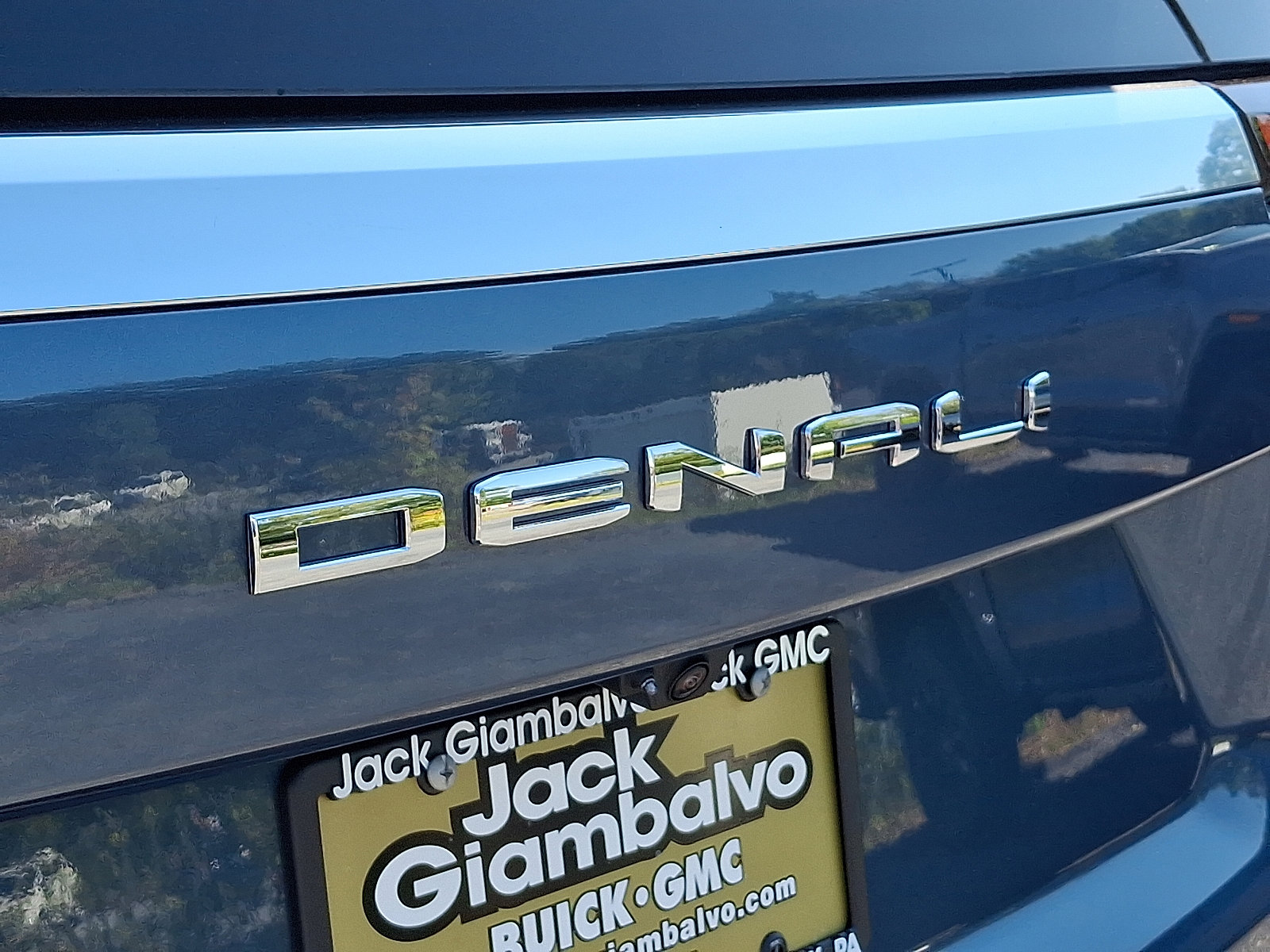 New 2025 GMC Yukon XL Denali w/ Sun & Power Step Package image 25