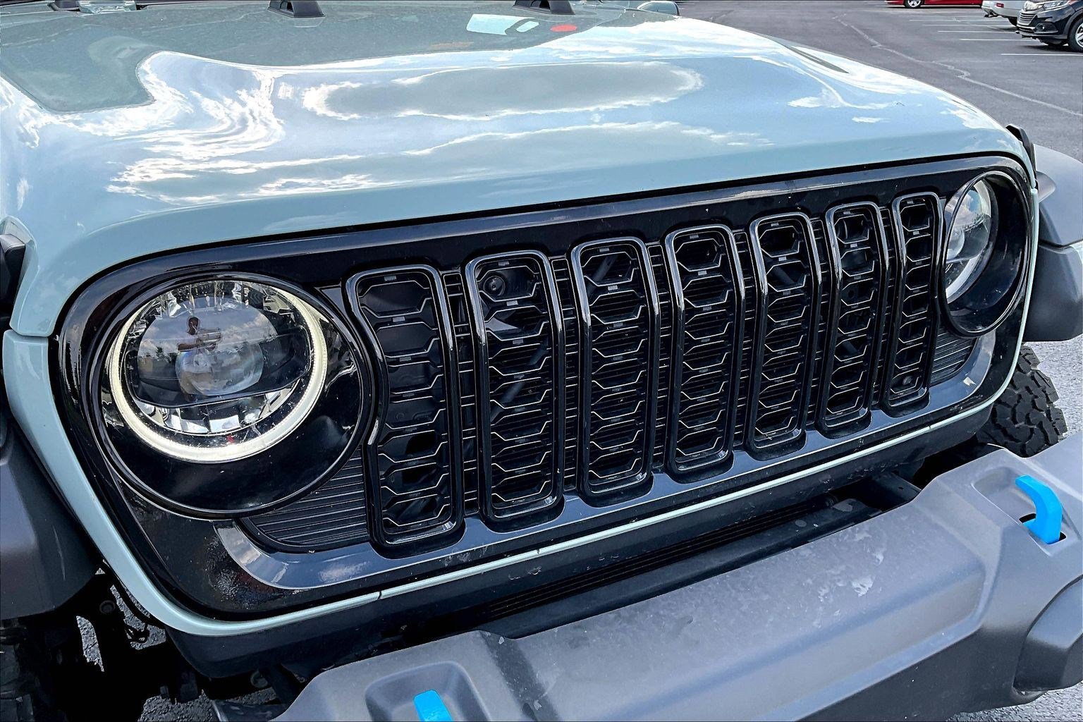 Used 2024 Jeep Wrangler Willys AWD/4WD image 32