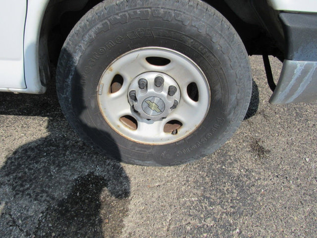 Used 2014 Chevrolet Express 2500 RWD image 10