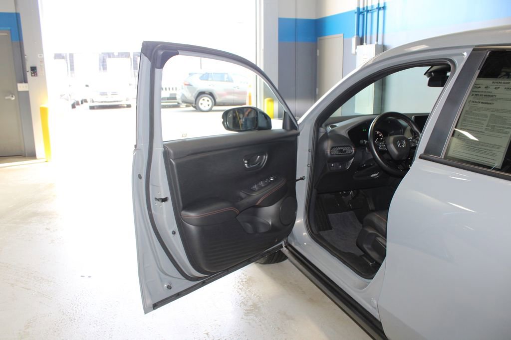 Used 2025 Honda HR-V Sport image 7