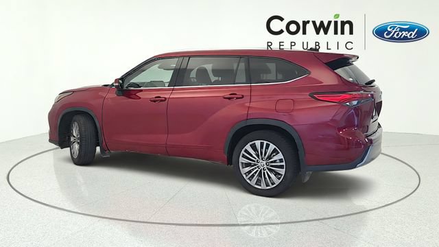 Used 2021 Toyota Highlander Platinum AWD/4WD image 3