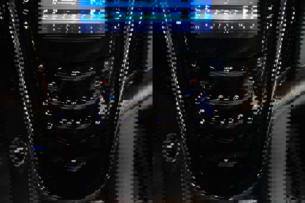 Used 2015 Cadillac Escalade ESV Premium image 31