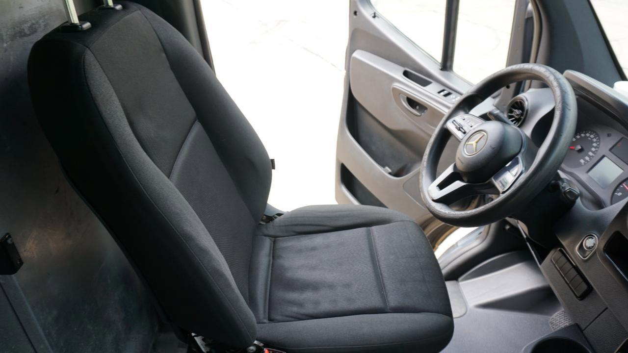 Used 2019 Mercedes-Benz Sprinter 170 image 19