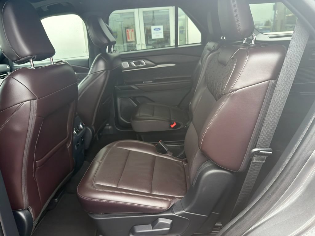 Used 2025 Ford Explorer Platinum w/ LUX Leather Package AWD/4WD image 23