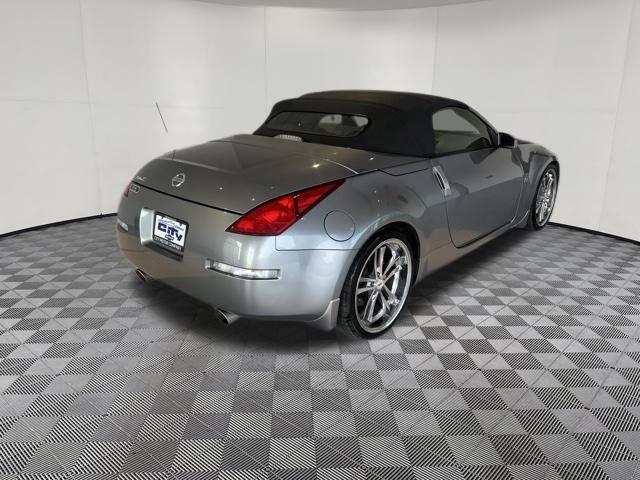 Used 2005 Nissan 350Z Grand Touring RWD image 9