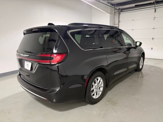 Used 2022 Chrysler Pacifica Touring-L FWD image 7