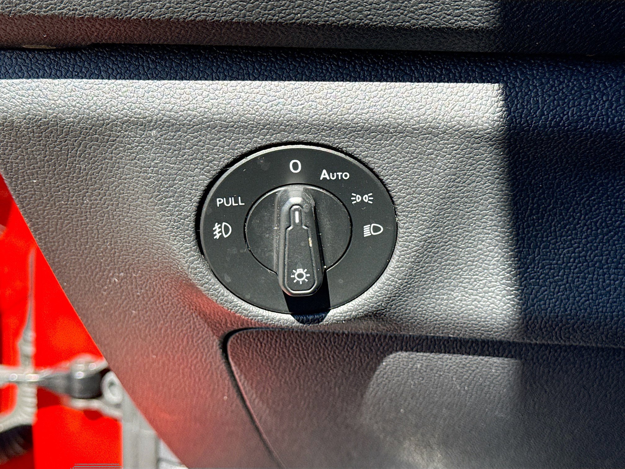 Used 2019 Volkswagen Jetta SEL Premium image 33