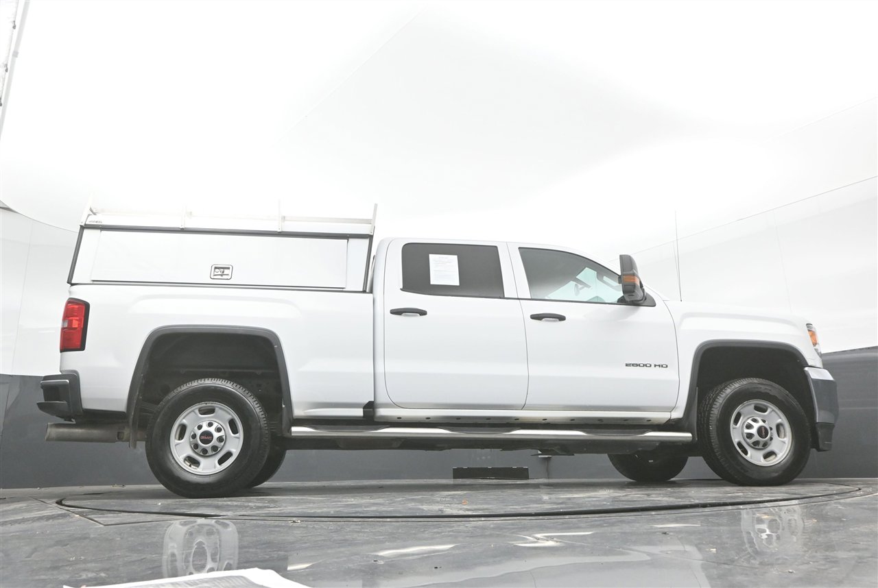 Used 2018 GMC Sierra 2500 2WD Crew Cab w/ Sierra Convenience Package image 33