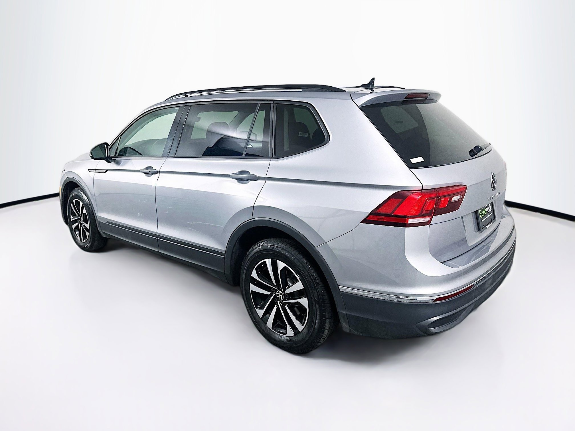 Used 2024 Volkswagen Tiguan S image 5