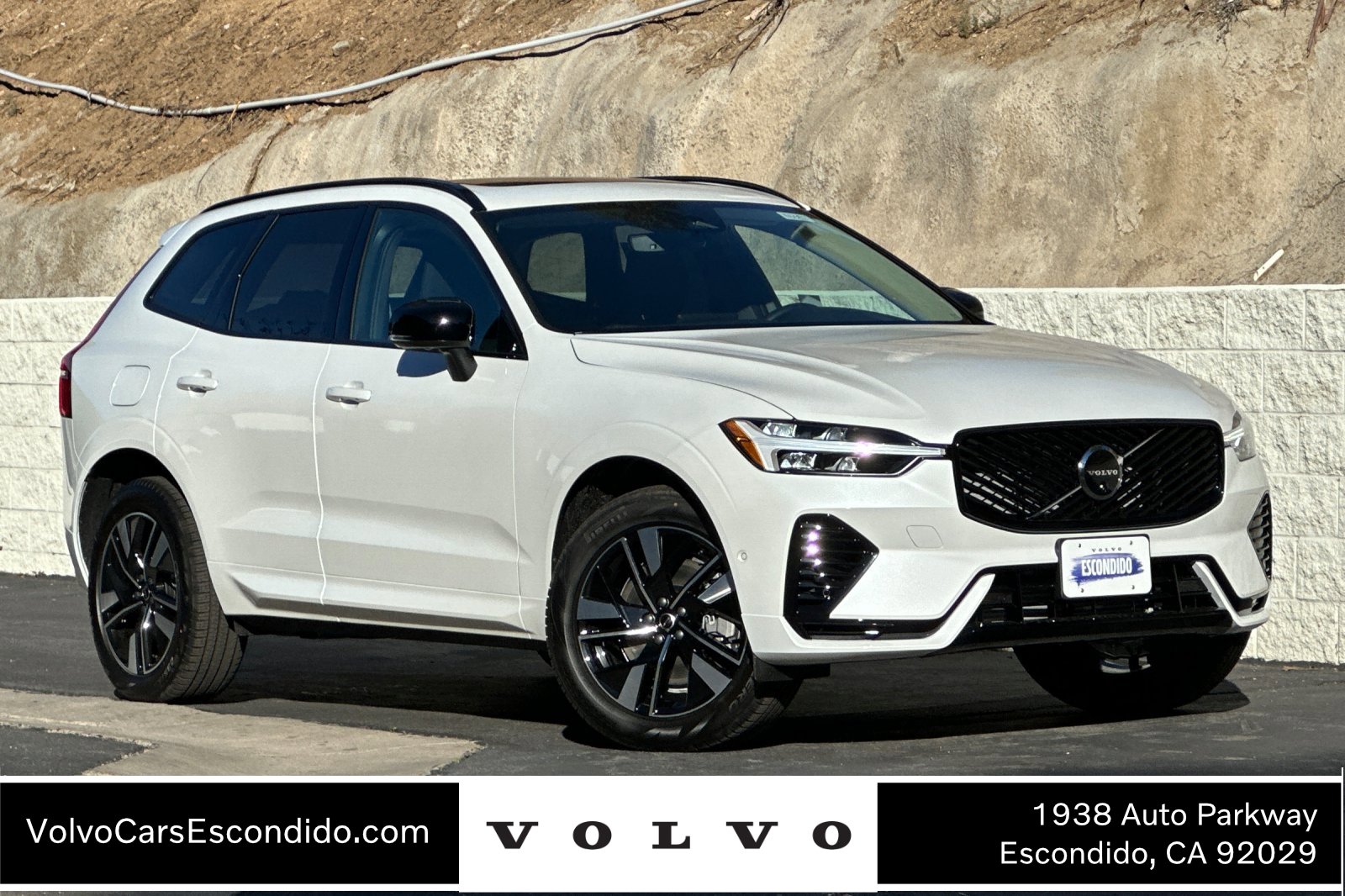 New 2026 Volvo XC60 T8 Plus image 1