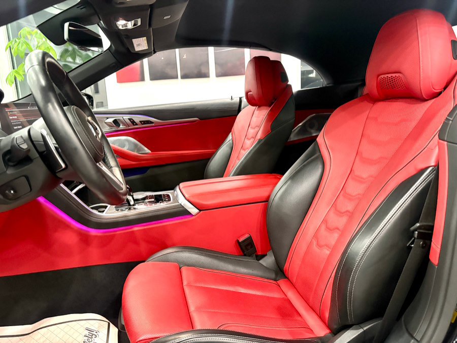Used 2022 BMW M850i xDrive Convertible w/ Driving Assistance Package image 12