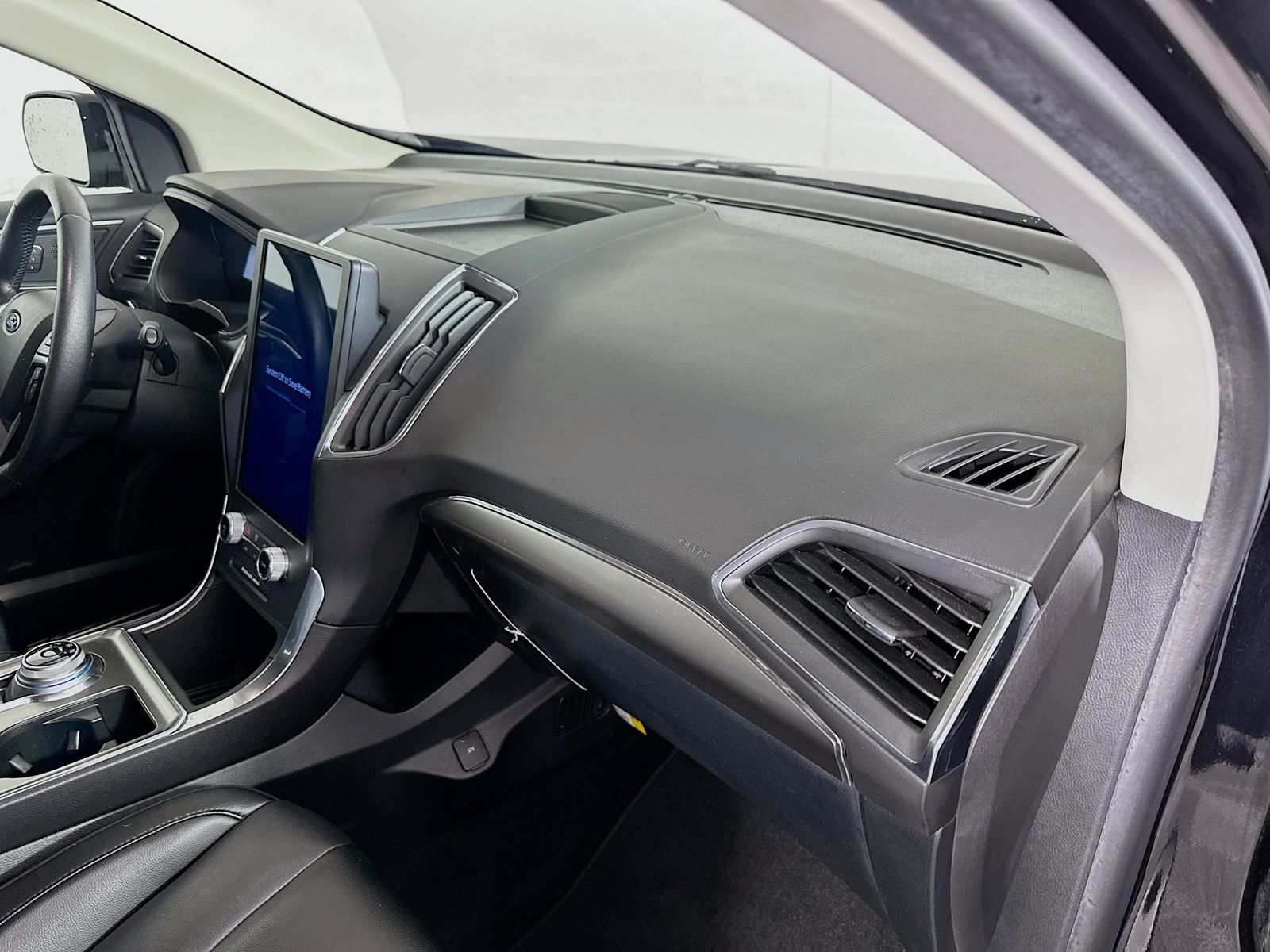 Used 2022 Ford Edge Titanium AWD/4WD image 28