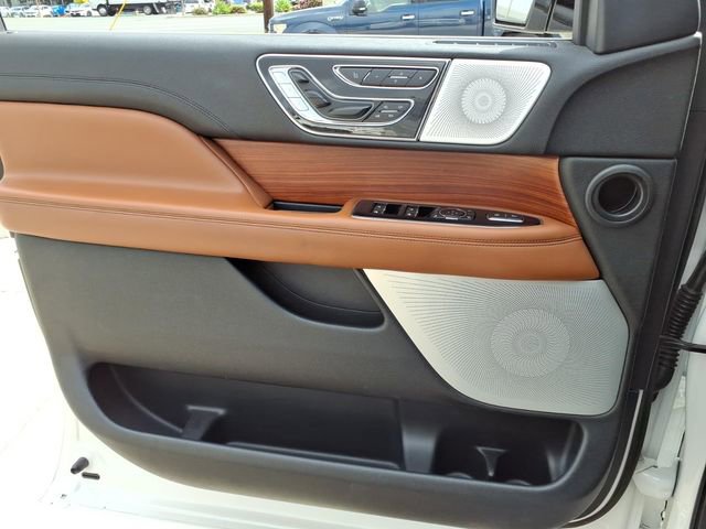 Used 2019 Lincoln Navigator L Reserve AWD/4WD image 28