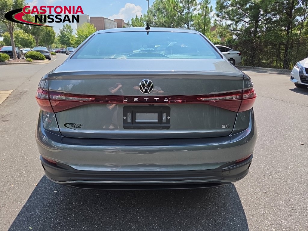 Used 2025 Volkswagen Jetta SE FWD image 7