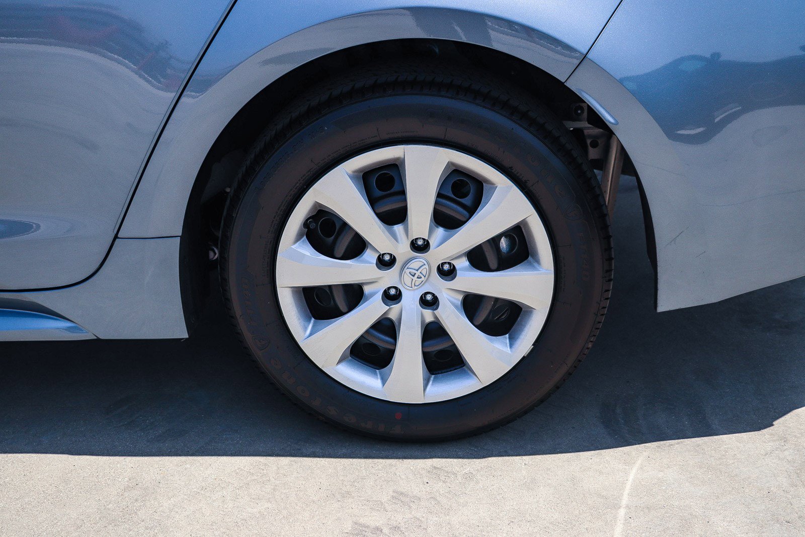 Used 2025 Toyota Corolla LE FWD image 9
