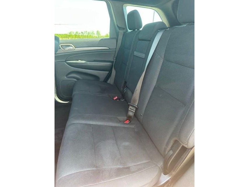 Used 2016 Jeep Grand Cherokee Laredo AWD/4WD image 18