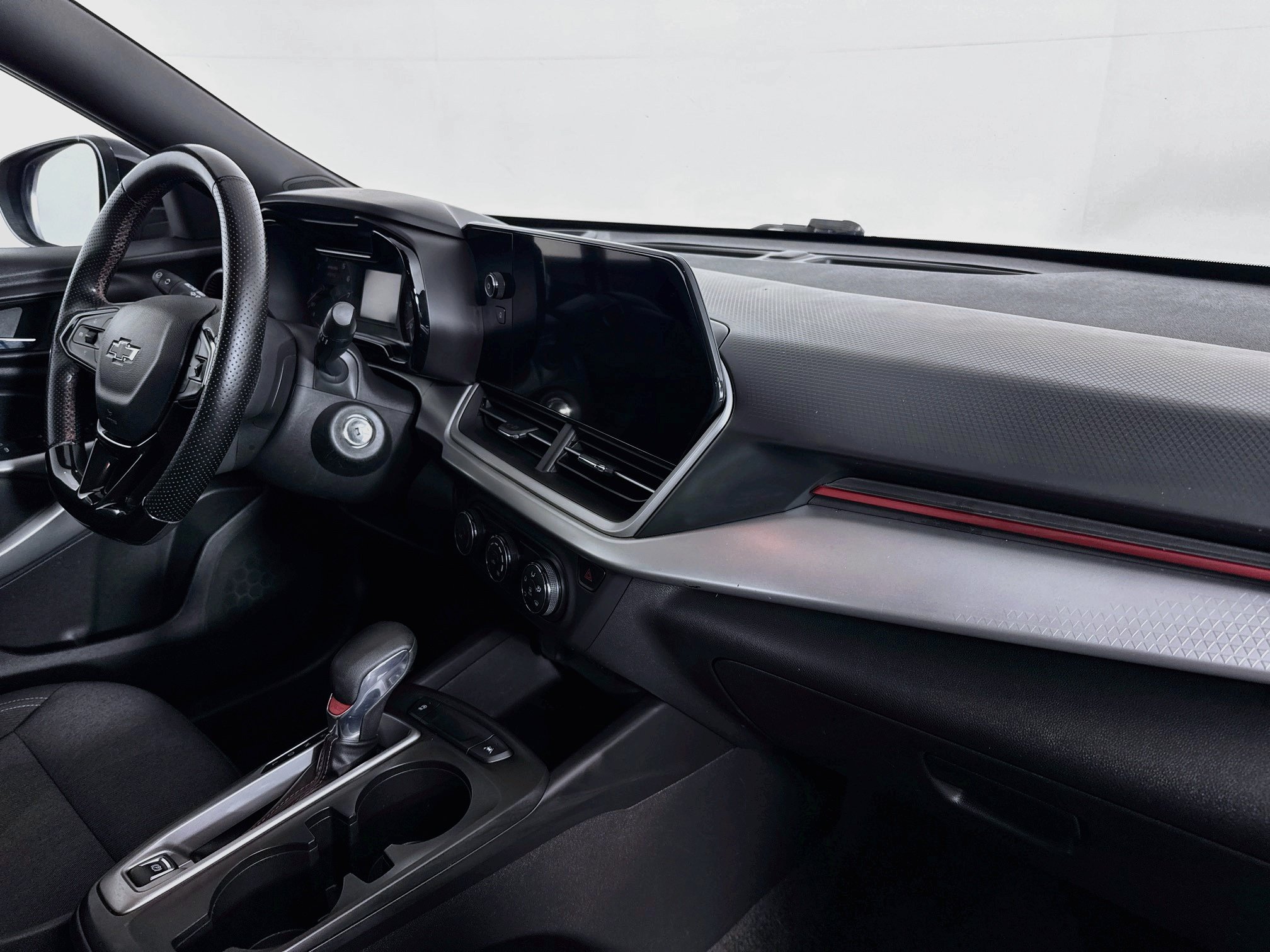 Used 2024 Chevrolet Trax RS FWD image 27