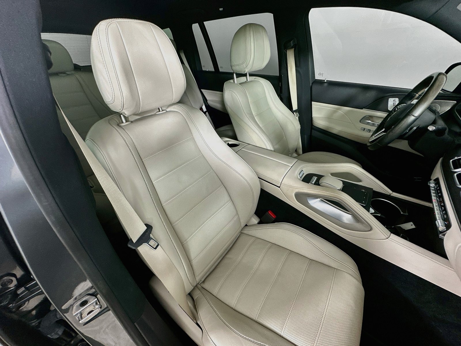 Used 2023 Mercedes-Benz GLS 580 4MATIC image 44