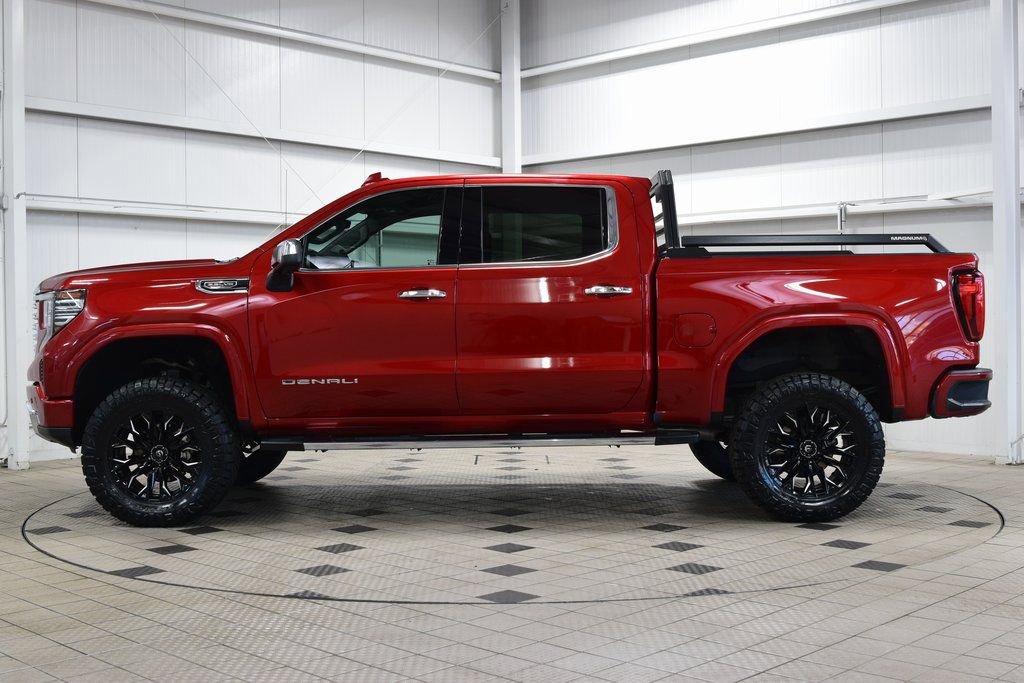 Used 2024 GMC Sierra 1500 Denali w/ Technology Package AWD/4WD image 4