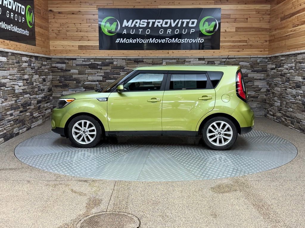 Used 2018 Kia Soul + image 6