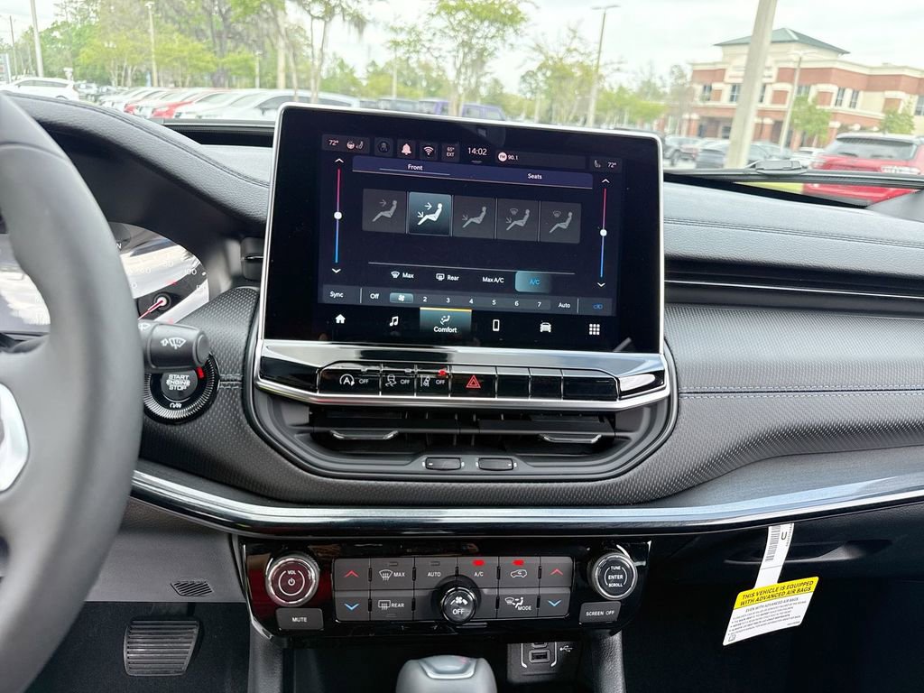 New 2026 Jeep Compass Latitude image 20