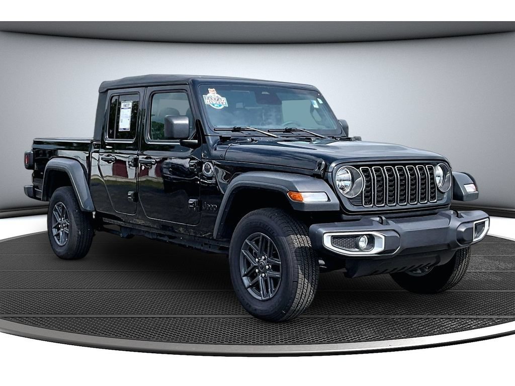 Used 2026 Jeep Gladiator Sport AWD/4WD image 2