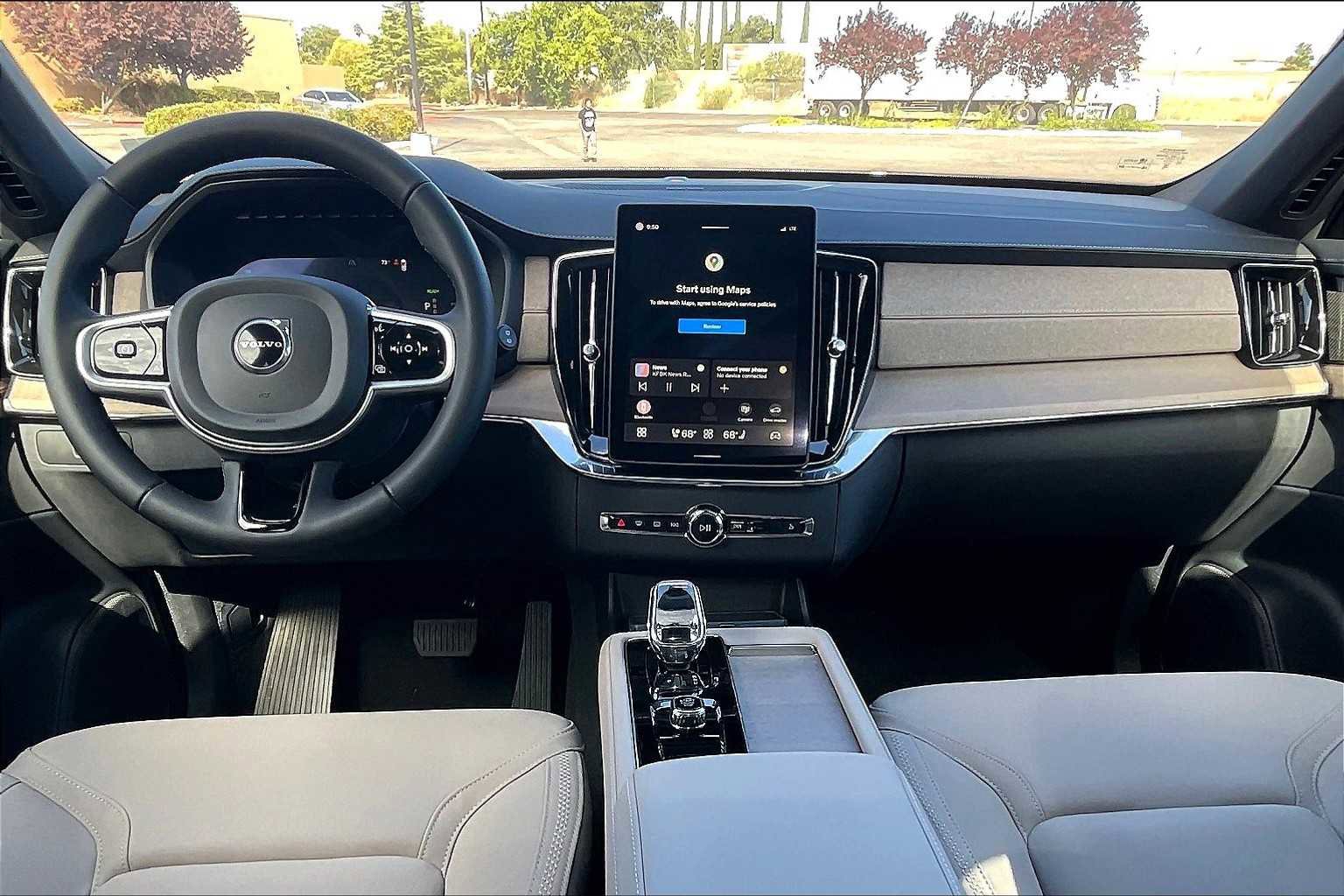 New 2026 Volvo XC90 T8 Plus image 7