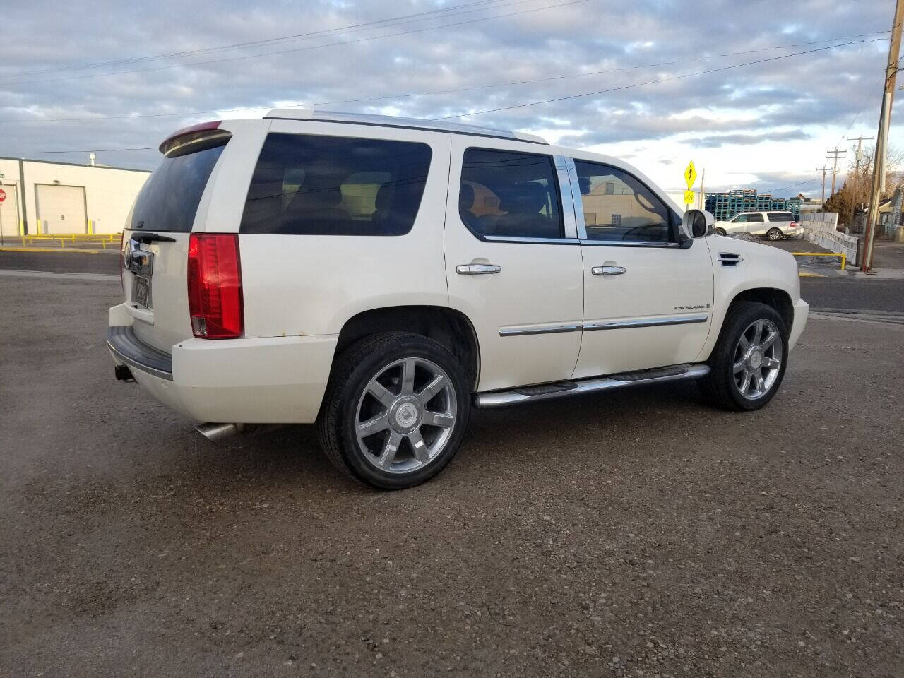 Used 2007 Cadillac Escalade AWD w/ Information Package image 4