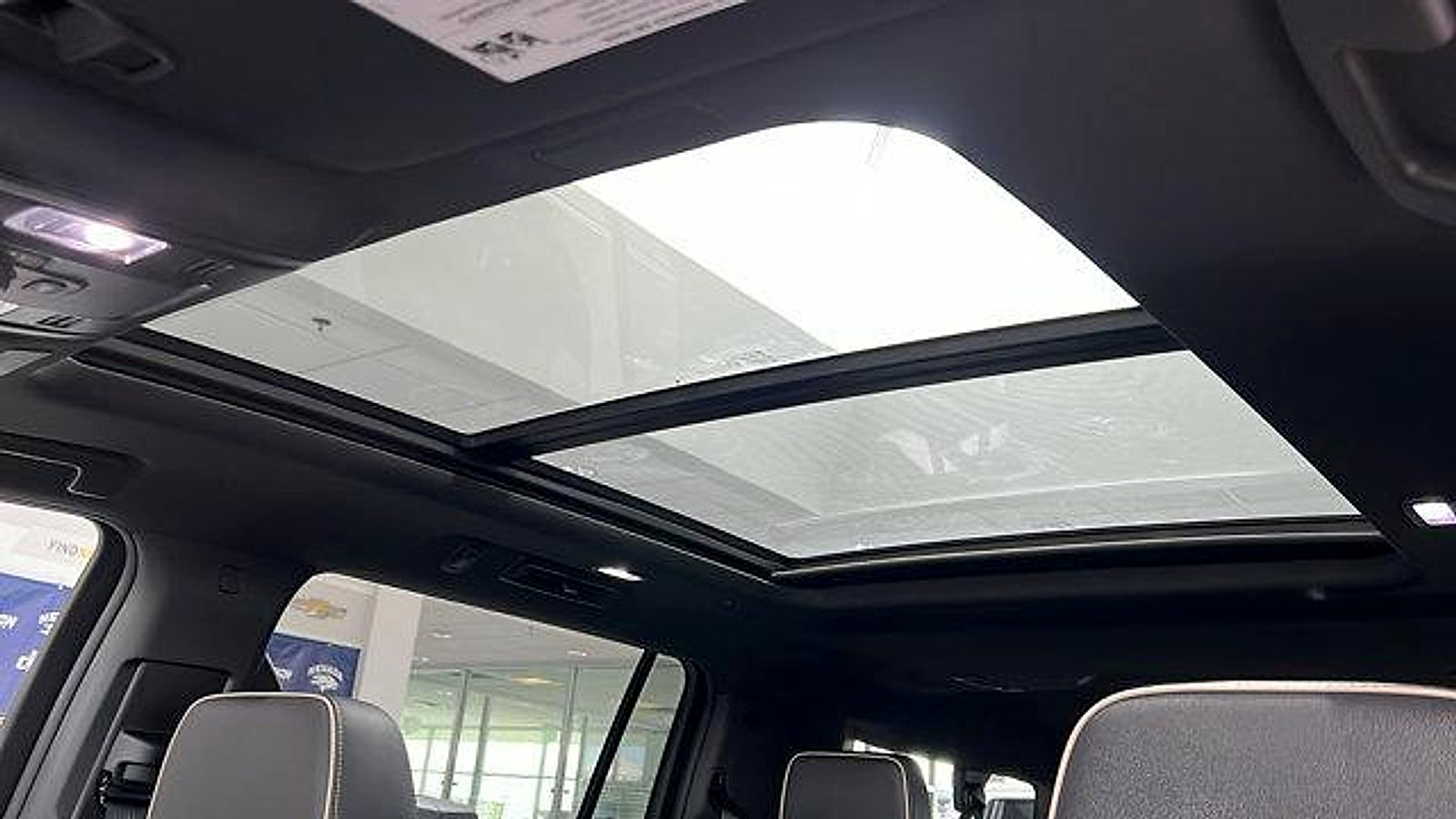 New 2025 Chevrolet Suburban Premier w/ Sun And Tow Package image 19