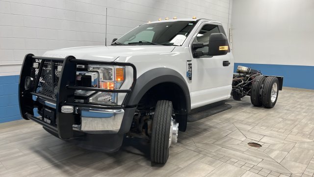 Used 2022 Ford F550 2WD Regular Cab Super Duty w/ XLT Value Package image 3