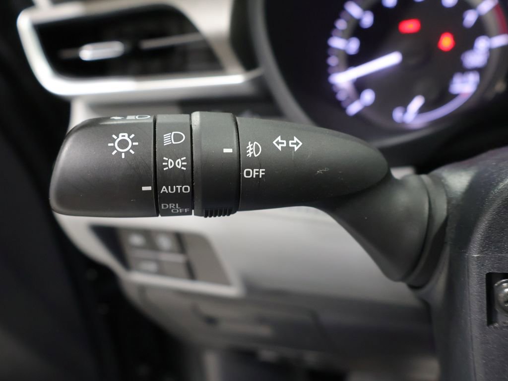 Used 2023 Toyota Highlander LE FWD image 37