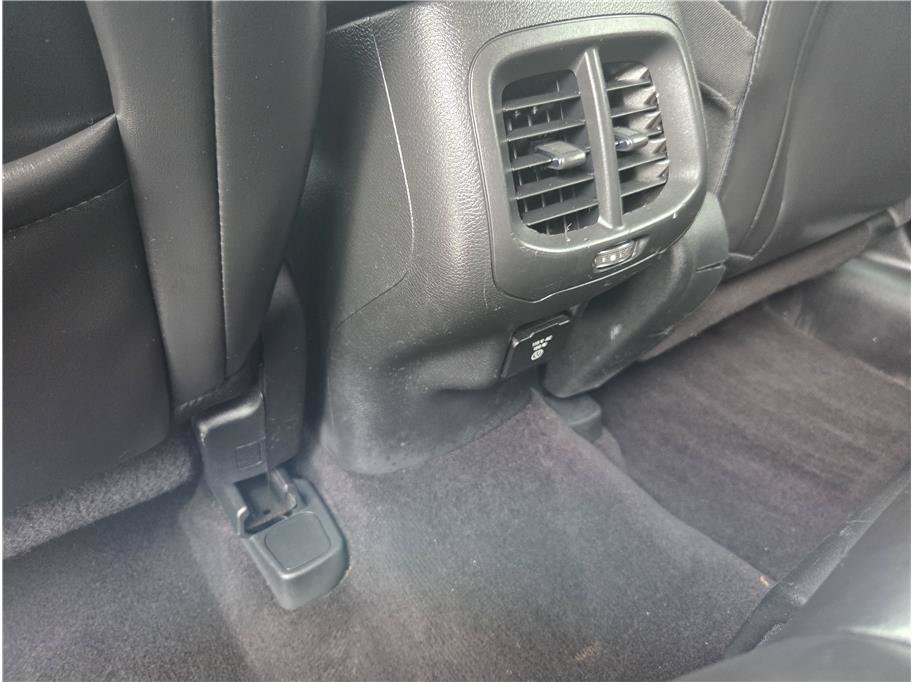 Used 2018 Jeep Cherokee Trailhawk AWD/4WD image 28
