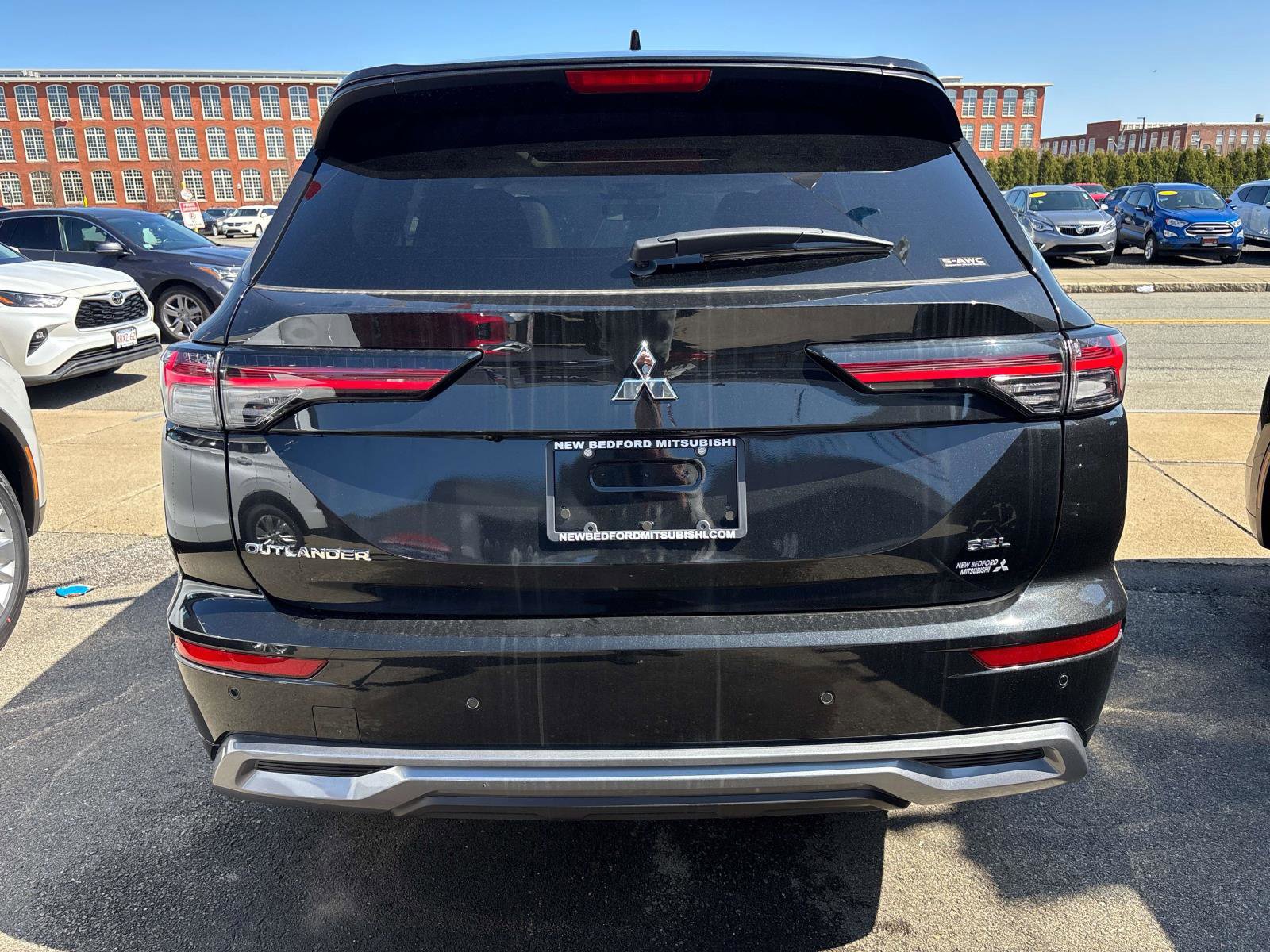 New 2025 Mitsubishi Outlander SEL image 2